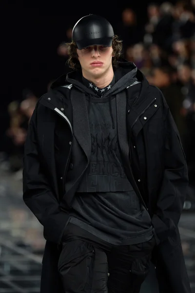 Look 35